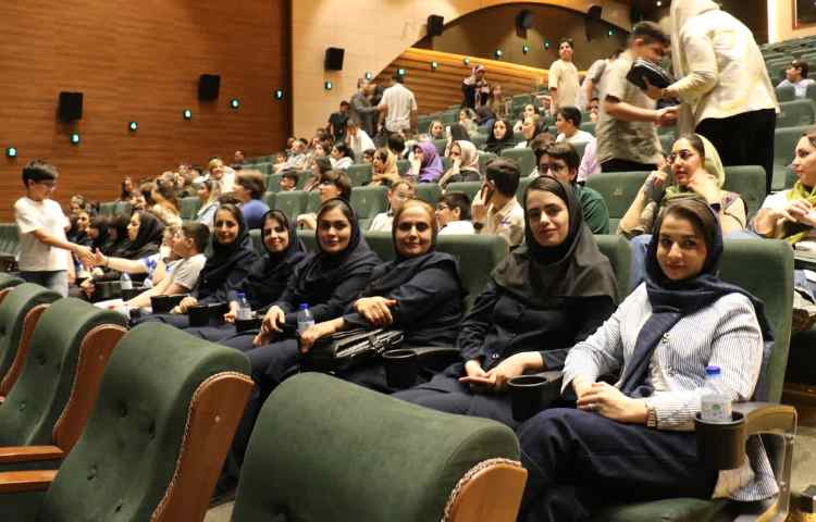 جشن پایان سال تحصیلی پایه ها سالن همایش صبا مال 4