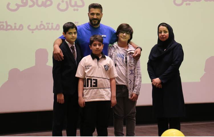 جشن پایان سال تحصیلی پایه ها سالن همایش صبا مال 45