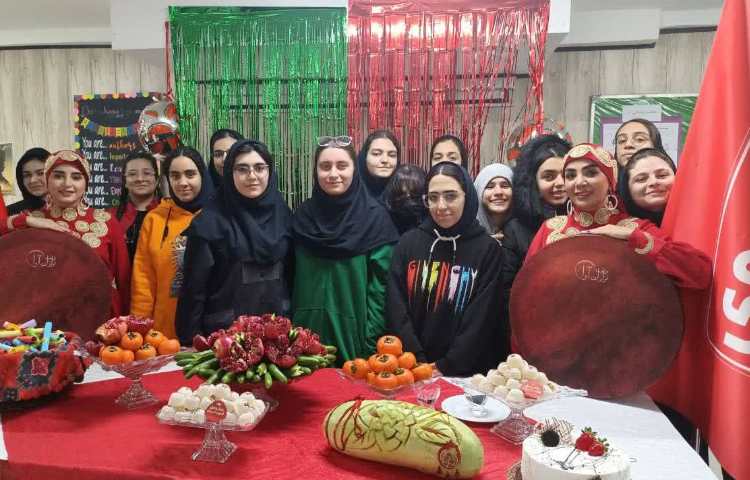 جشن یلدا دبیرستان علوی با حضور دانش آموزان 1403-1402 3