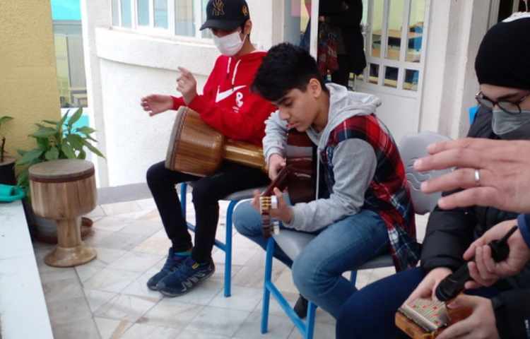 جشن یلدا در یک روز بارانی و زیبا 2