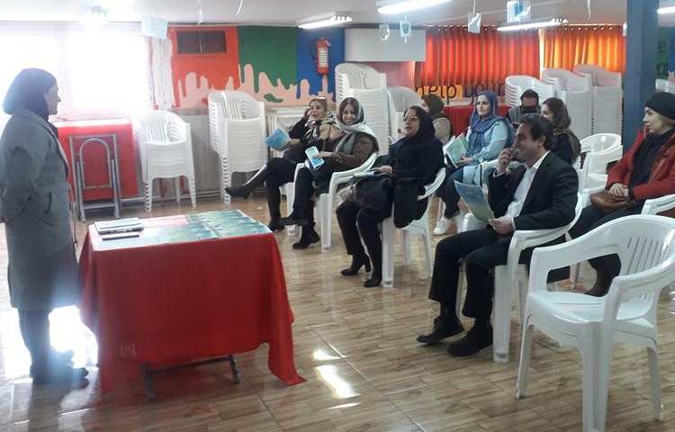 جلسات اولیا دانش آموزان دبستان علوی 6