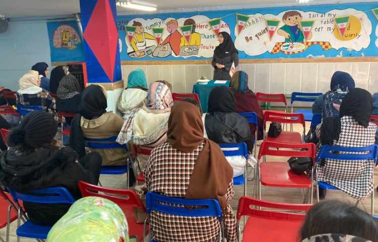 :جلسات دانش افزایی اولیا با حضور سرکار خانم رنج بردار با موضوع کنترل هیجانات منفی