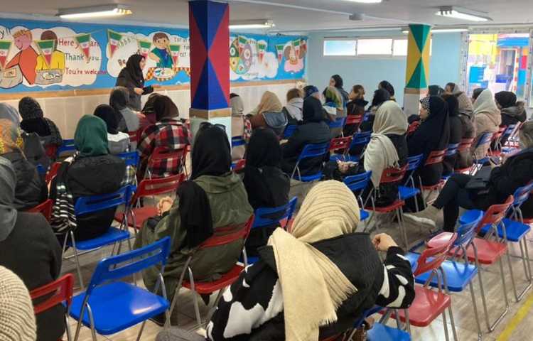 :جلسات دانش افزایی اولیا با حضور سرکار خانم رنج بردار با موضوع کنترل هیجانات منفی 4