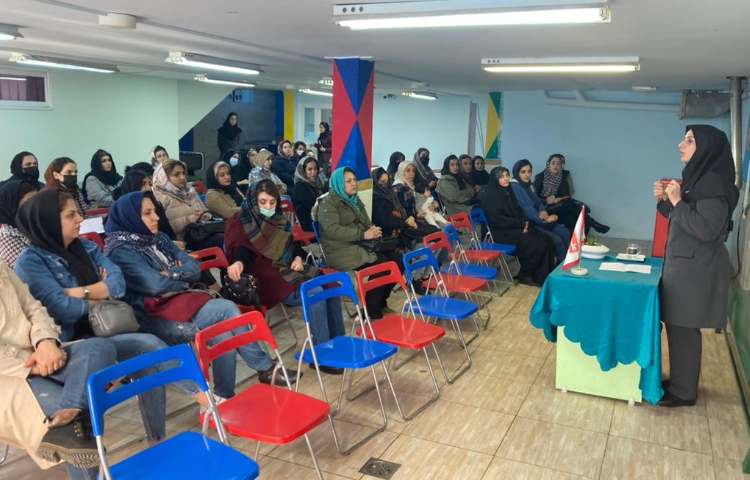 :جلسات دانش افزایی اولیا با حضور سرکار خانم رنج بردار با موضوع کنترل هیجانات منفی 5