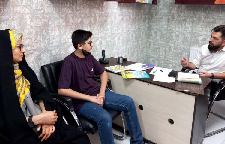 جلسات مشاوره فردی با اولیا و دانش آموزان 3