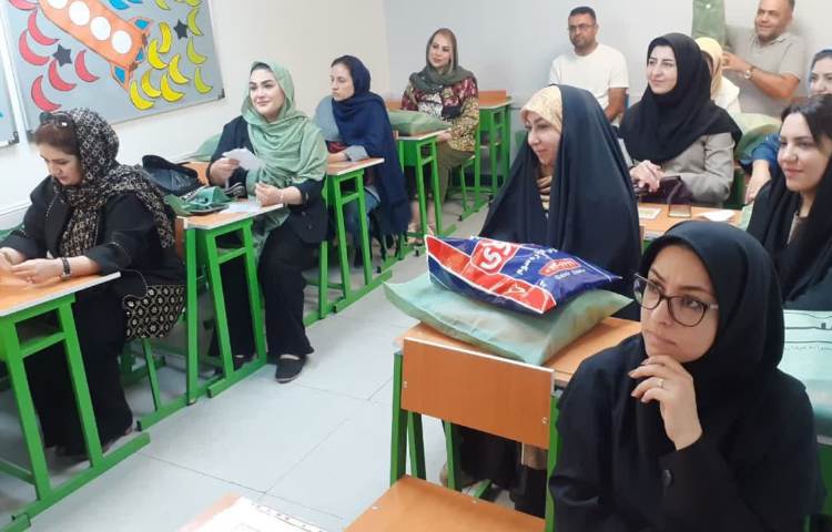 جلسات معارفه آموزگاران با والدین 9