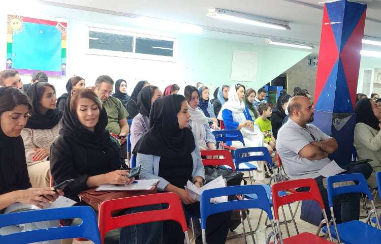 جلسات معارفه ویژه ی پایه های پیش تا سوم با حضور اولیا محترم و آموزگاران گرامی