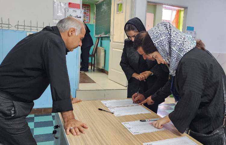 جلسات معارفه ویژه ی پایه های پیش تا سوم با حضور اولیا محترم و آموزگاران گرامی 15