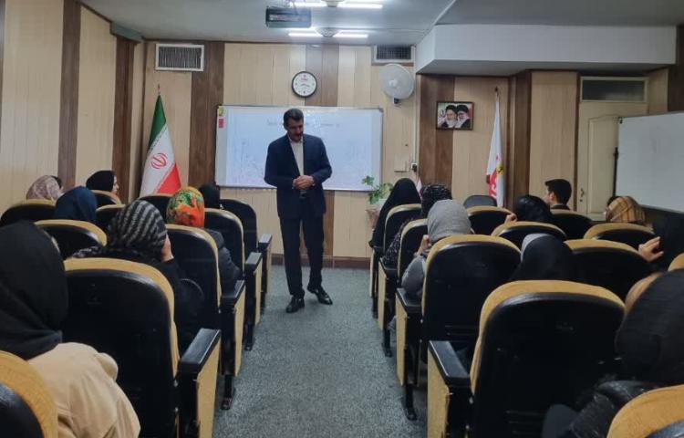 جلسات هم افزایی اولیا و ارائه کارنامه