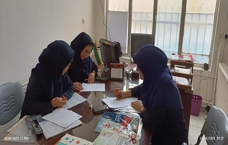 جلسات هم اندیشی با آموزگاران پایه 8