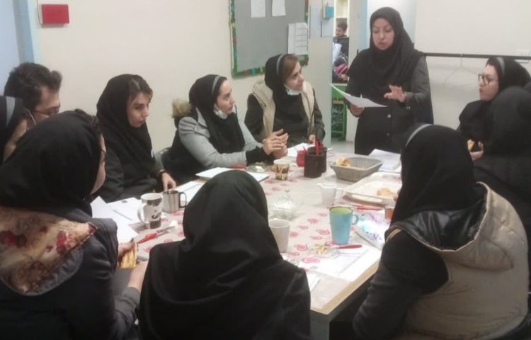 جلسه آموزشی آموزگاران