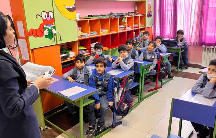 جلسه آموزشی با موضوع طرح رازهای تندرستی (کنترل و پیشگیری شپش)