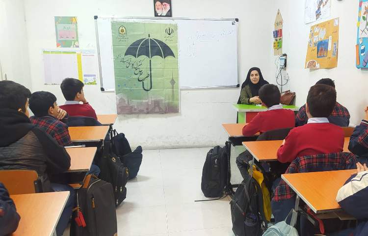 جلسه آموزش کاهش آسیب‌های اجتماعی باحضور سرهنگ فرجی 1