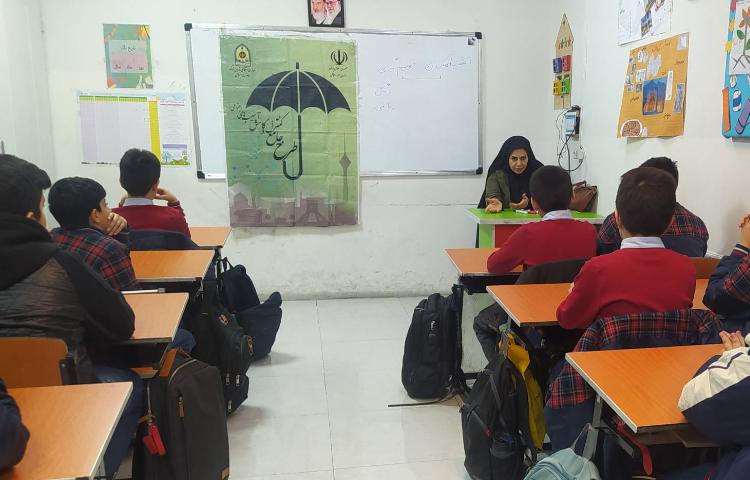 جلسه آموزش کاهش آسیب‌های اجتماعی باحضور سرهنگ فرجی 2