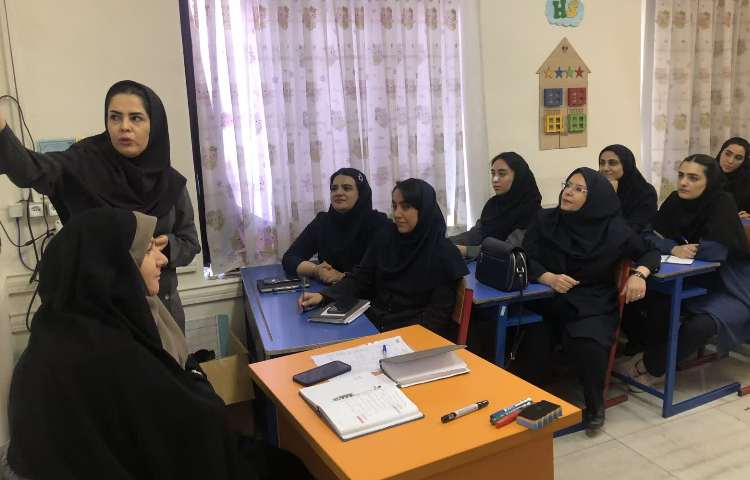 جلسه اختتامیه تابستونک یخی 1