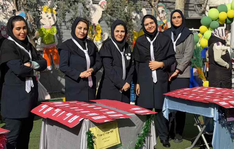 جلسه ارائه کارنامه نیمسال اول و نمایشگاه فعالیت های فوق برنامه 1