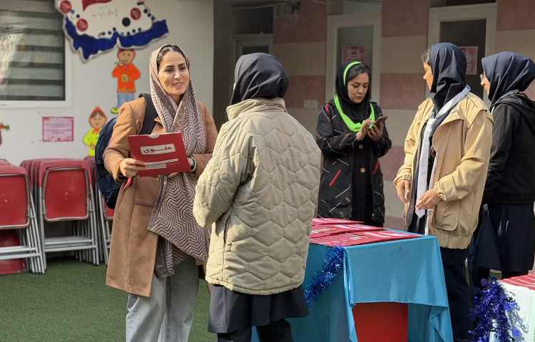 جلسه ارائه کارنامه نیمسال اول و نمایشگاه فعالیت های فوق برنامه 12