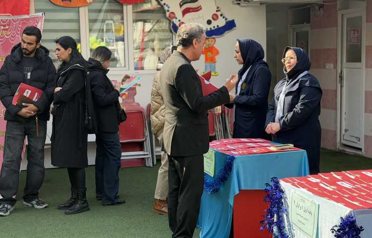 جلسه ارائه کارنامه نیمسال اول و نمایشگاه فعالیت های فوق برنامه 29