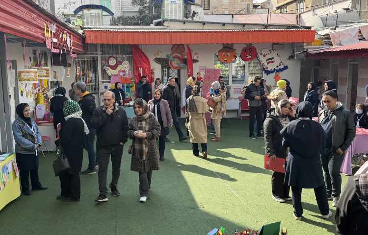 جلسه ارائه کارنامه نیمسال اول و نمایشگاه فعالیت های فوق برنامه 38