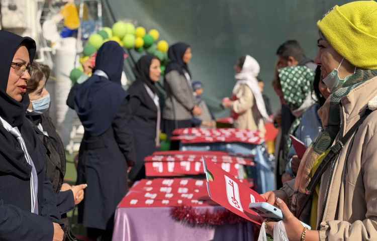 جلسه ارائه کارنامه نیمسال اول و نمایشگاه فعالیت های فوق برنامه 41