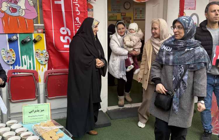 جلسه ارائه کارنامه نیمسال اول و نمایشگاه فعالیت های فوق برنامه 52