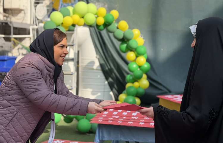 جلسه ارائه کارنامه نیمسال اول و نمایشگاه فعالیت های فوق برنامه 8