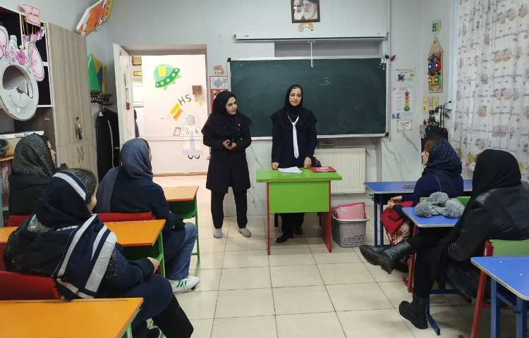 جلسه ارائه گزارش عملکرد آموزش پایه و زبان 9