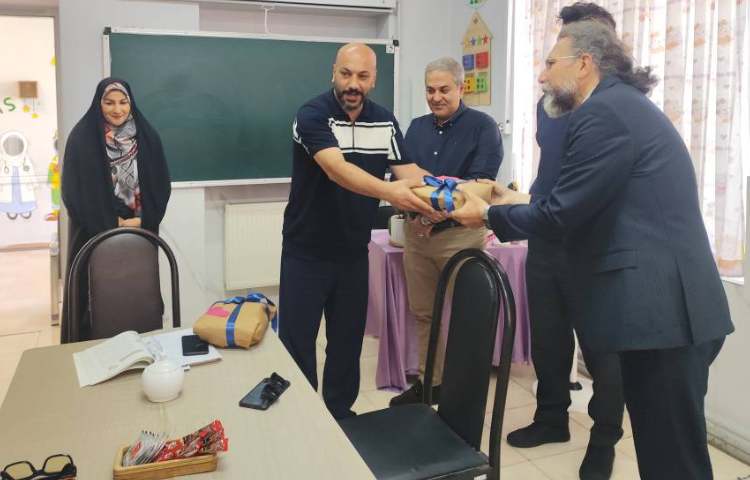 جلسه انجمن اولیا و مربیان 9