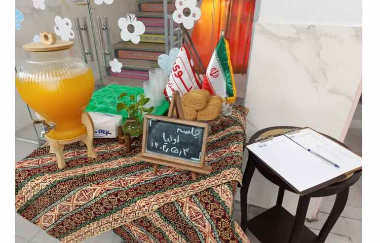 جلسه اولیاء و مربیان پایه هشتم با هدف ارتقای سطح آموزشی بیشتر بین خانه و مدرسه. 5