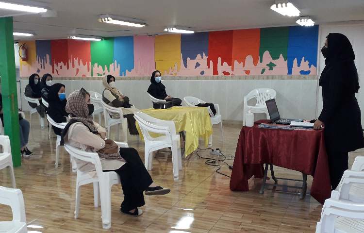 جلسه اولیای دوم دبستان 7