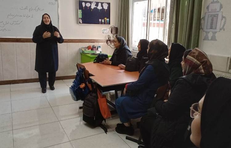 جلسه اولیا و مربیان ( معارفه ) 3