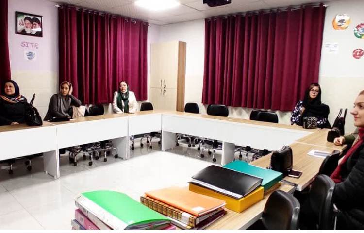 جلسه اولیا و مربیان 3