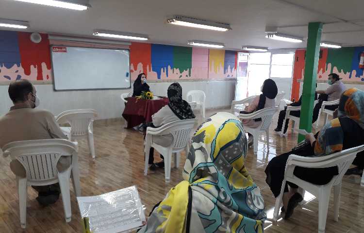 جلسه اولیا پنجم دبستان 4