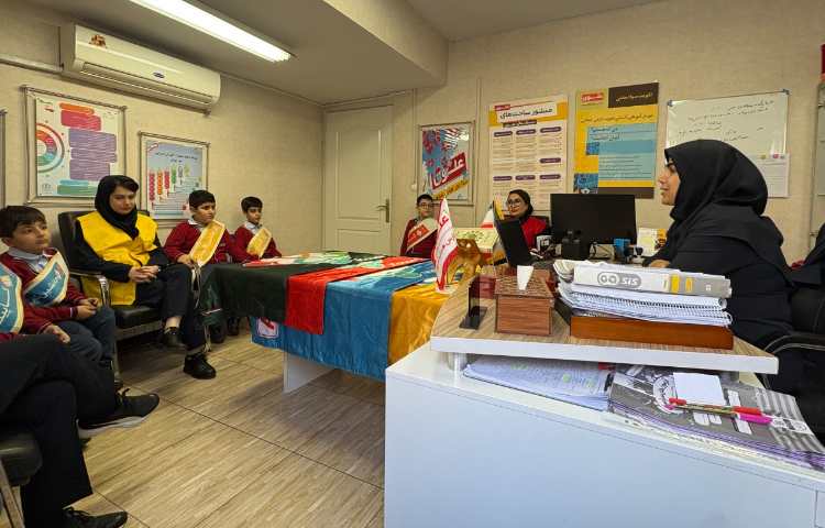 جلسه با اعضای شورای دانش آموزی در قالب طرح چهارخانه 2