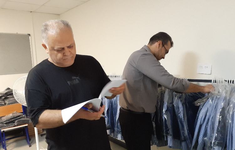 جلسه تحویل فرم روپوش ولباس ورزشی دانش آموزان 2