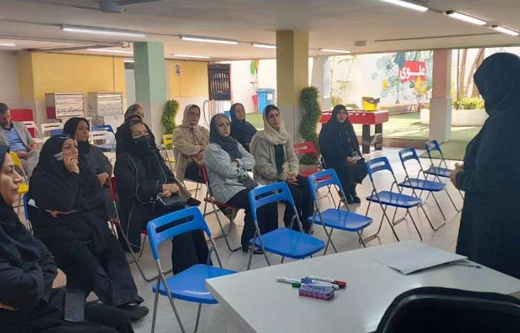 جلسه دانش‌افزایی اولیاء و ارائه کارنامه ماهانه همگام 1 2