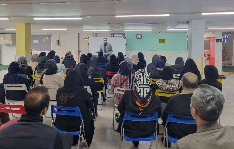 جلسه دانش‌افزایی اولیاء و ارائه کارنامه ماهانه همگام 1 4