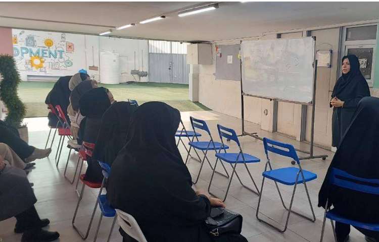 جلسه دانش‌افزایی اولیاء و ارائه کارنامه ماهانه همگام 1 6