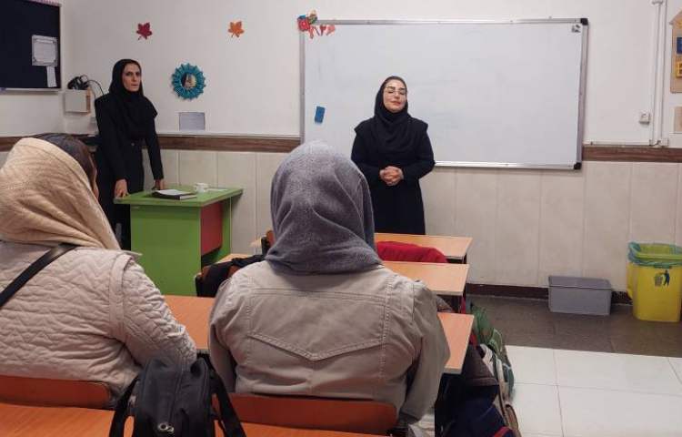 جلسه دانش افزایی اولیا و مربیان 4