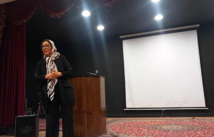 جلسه دانش افزایی با حضور خانم شیرین ولی زاده