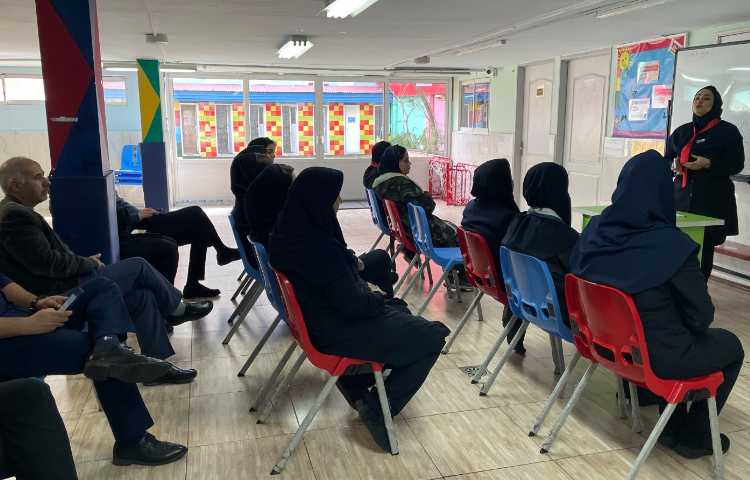 جلسه دانش افزایی ویژه پرسنل اجرایی دبستان 2