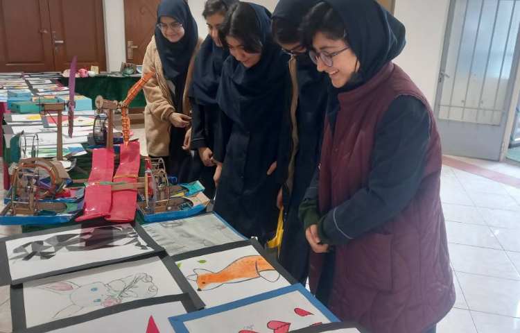 جلسه دانش افزایی و نمایشگاه دستاوردهای دانش آموزی و جلسه توجیحی اردو شیراز