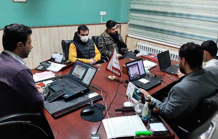 جلسه دبیران مدرسه 4