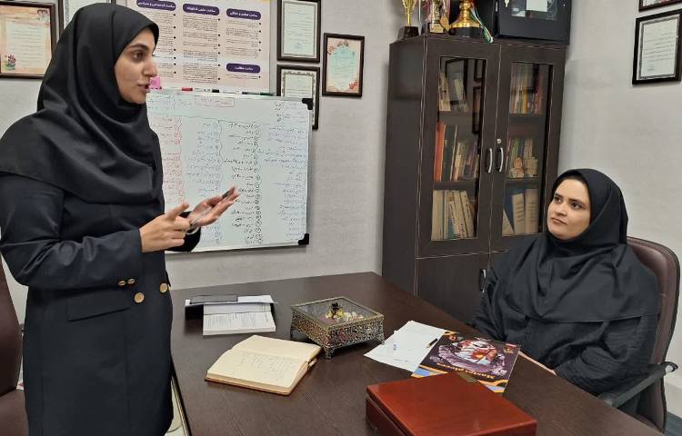 جلسه دپارتمان زبان 3