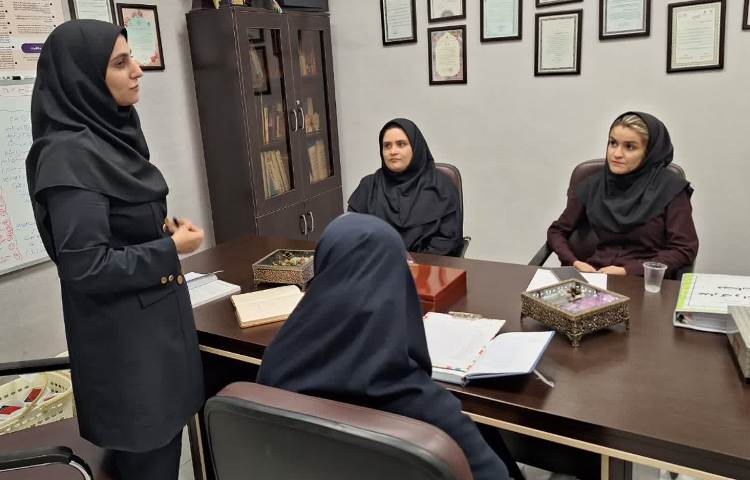 جلسه دپارتمان زبان 5