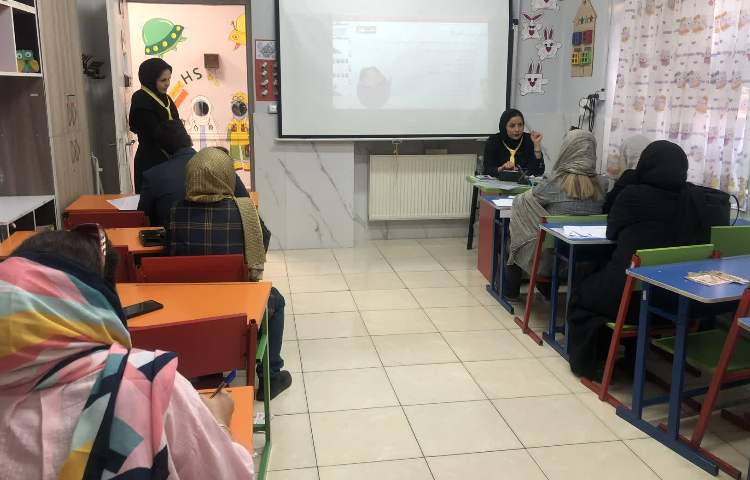 جلسه روش کار معلمان 4