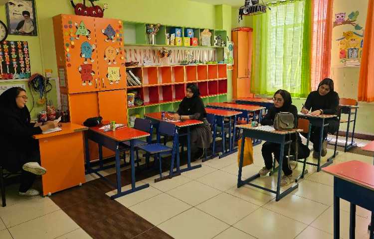 جلسه سوپروایزر با همکاران زبان 2