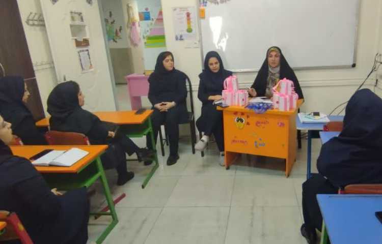 جلسه شورای دبستان 1