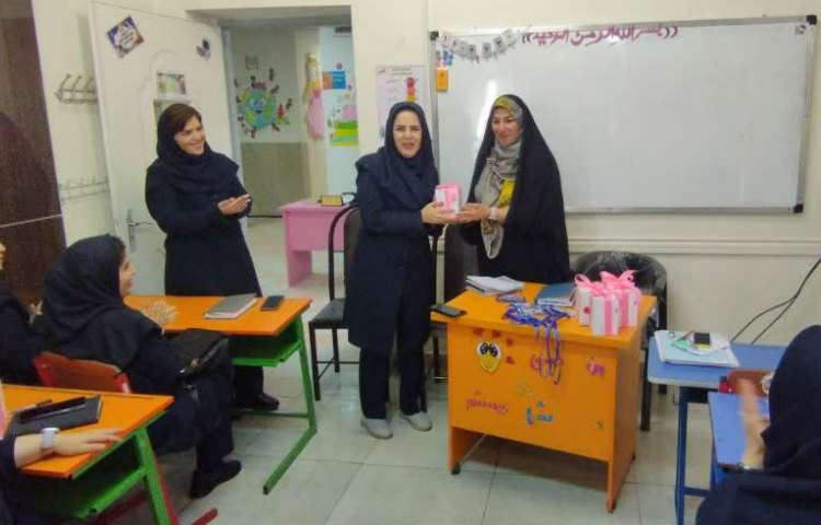 جلسه شورای دبستان 16