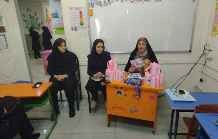 جلسه شورای دبستان 7